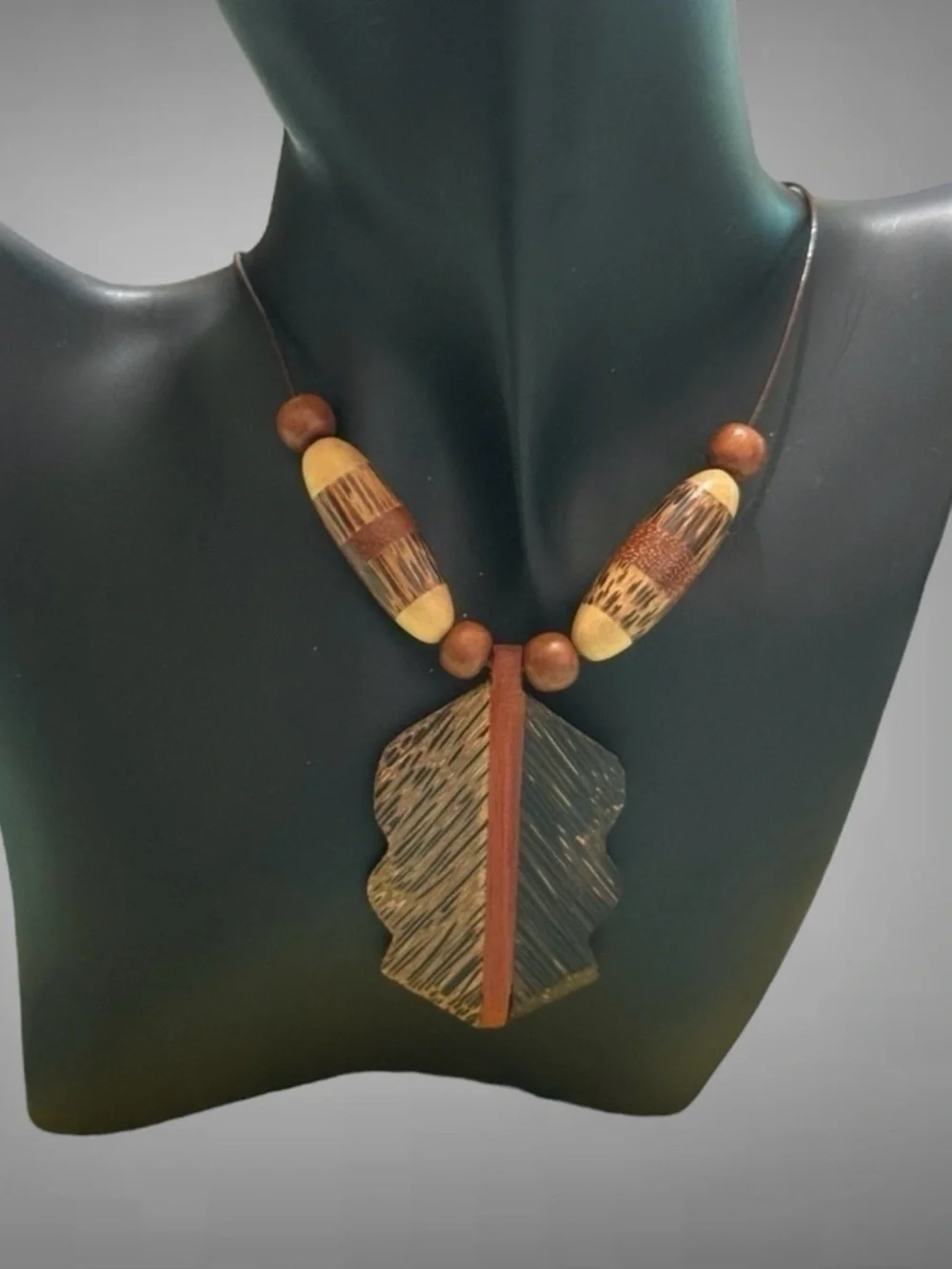 TROPICAL LEAF NECKLACE AND EARRINGS